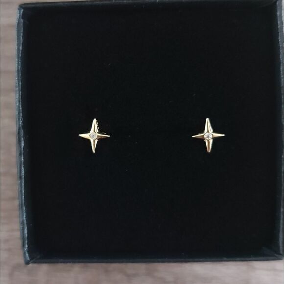 Gold Plated 925 Silver Star Stud Earrings - Picture 4 of 8